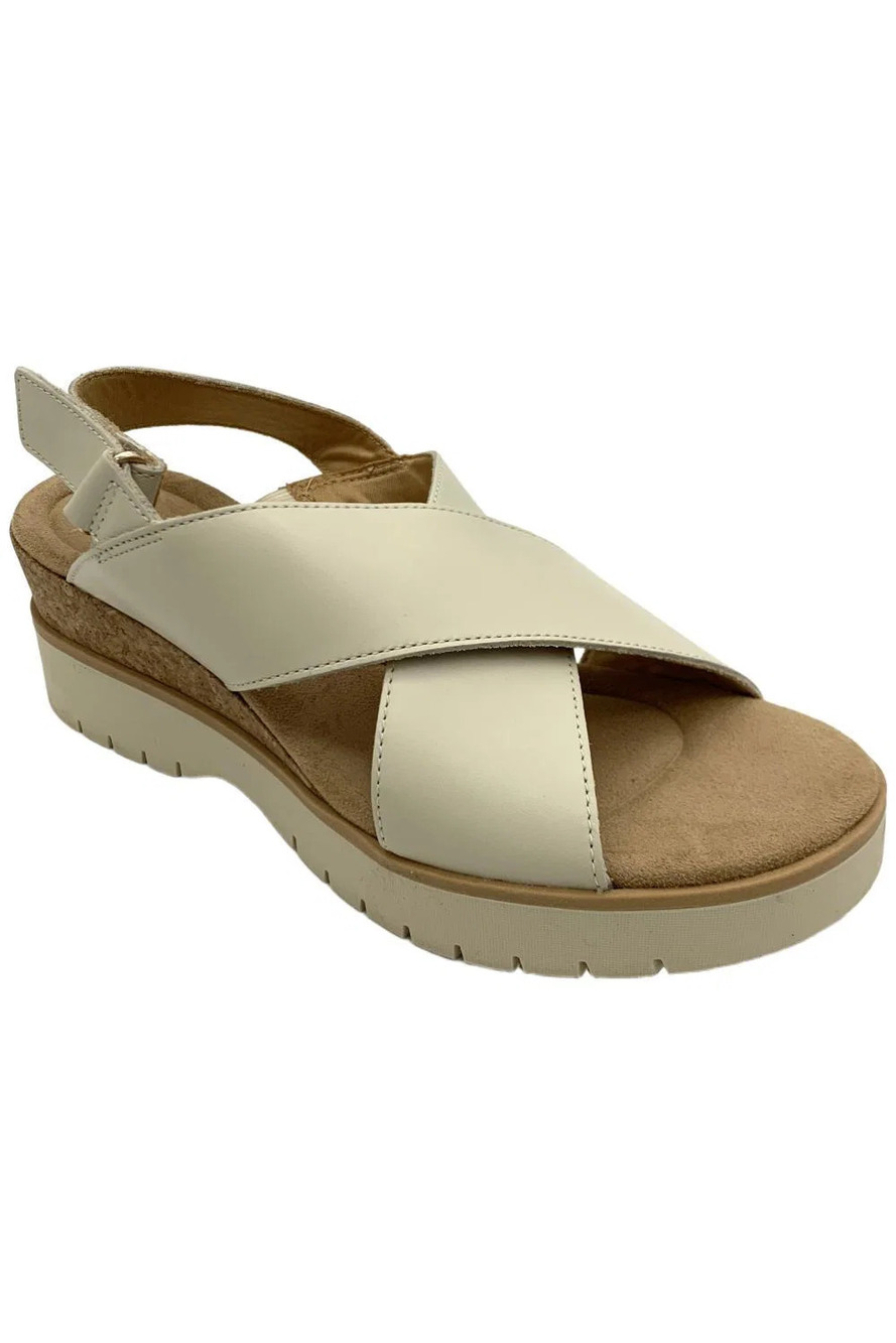 Clarks Collection Women's Diaz Crisscross Slingback Sandal Creme - Medium